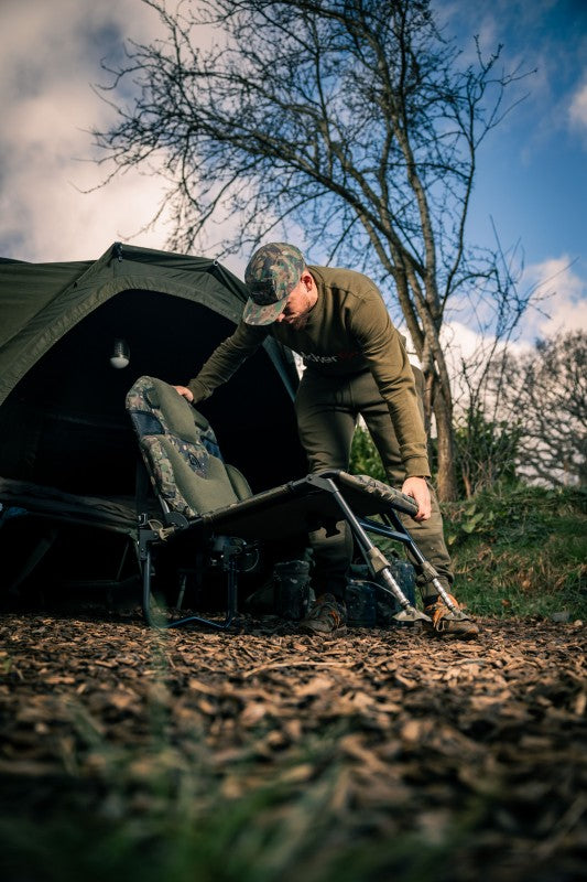 Load image into Gallery viewer, TRAKKER LEVELITE CAMO TRANSFORMER CHAIR
