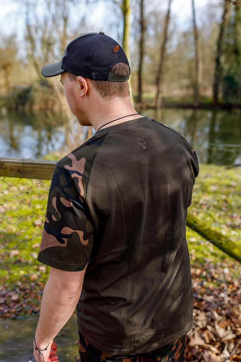 Load image into Gallery viewer, FOX KHAKI/CAMO OUTLINE T-SHIRT
