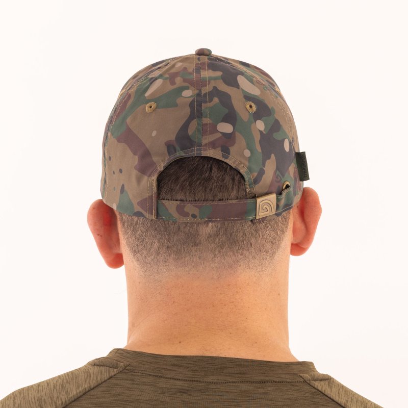 Load image into Gallery viewer, TRAKKER CR CAMO WATER RESISTANT CAP
