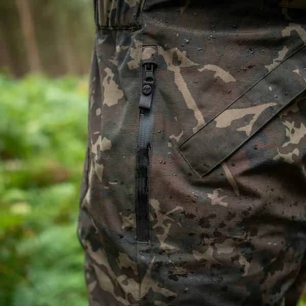 Carica immagine in Galleria Viewer, KN ZT HELLUVA WATERPROOF BIB AND BRACE CAMO
