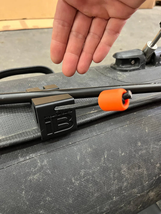 IB Supporto guadino per gommone con logo IB