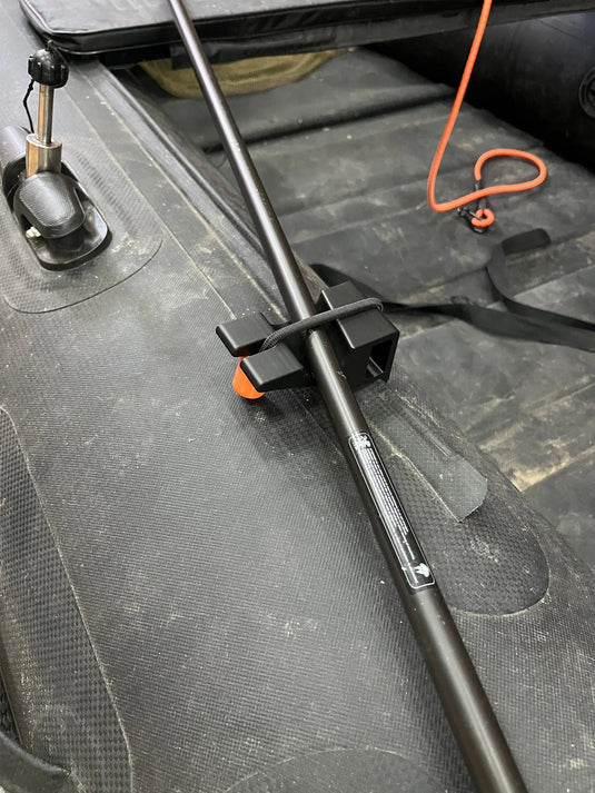 IB Supporto guadino per gommone con logo IB